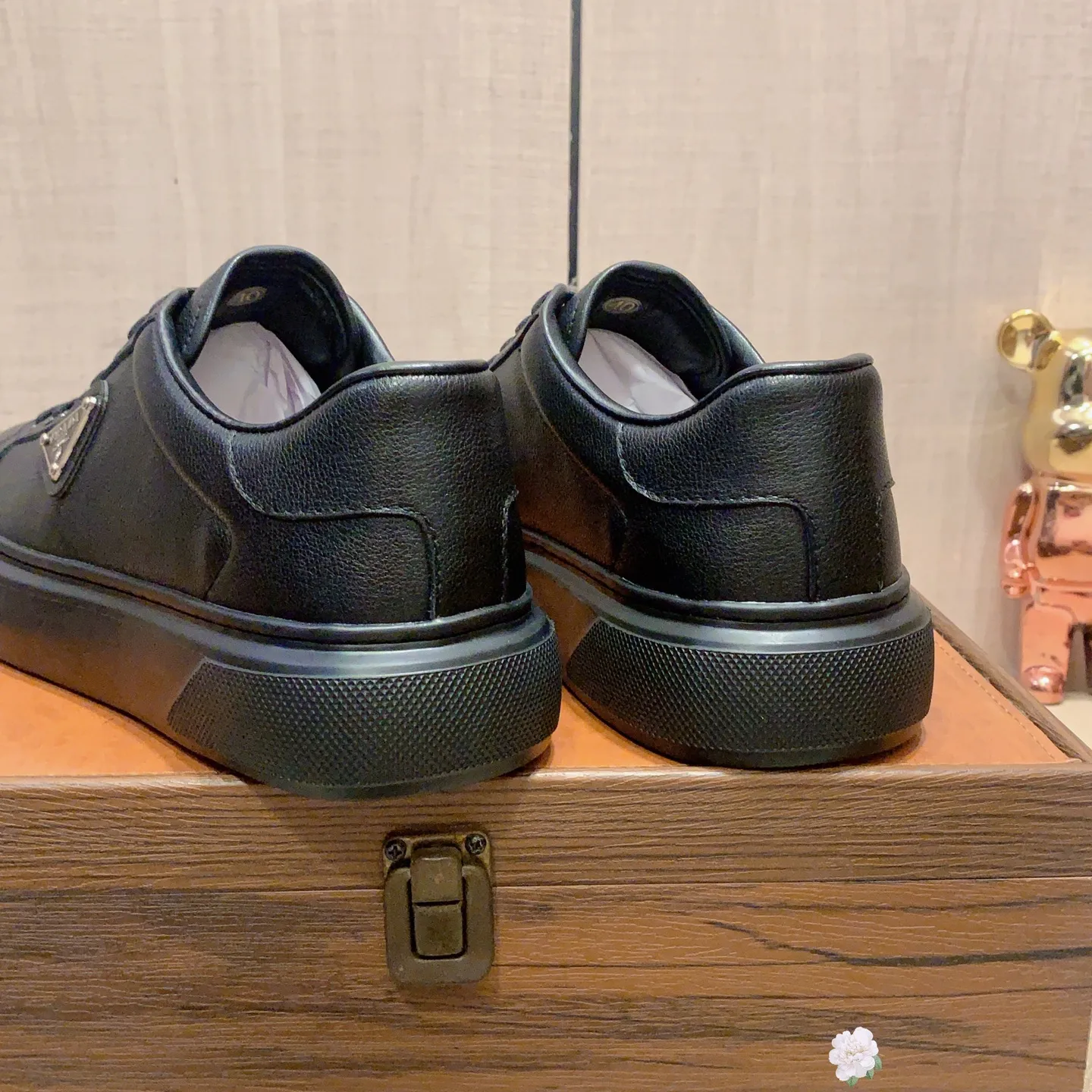 Men's men's shoes💰460💰💰🎩🎩[Lightning][Lightning] "PRADA*" The latest and most popular casual shoes, top brand [seduce] luxury ~ purchasing agency, top ~ quality. [Strong] The upper is made of imported breathable cowhide with material ➕ breathable sheepskin feet (•) and fine workmanship. The original stylish and stylish soft rubber wear-resistant and non-slip outsole is light and comfortable on the feet. The real thing looks better when photographed in person. 0128: Size: 38-44, 45 sizes can be customized, black, white